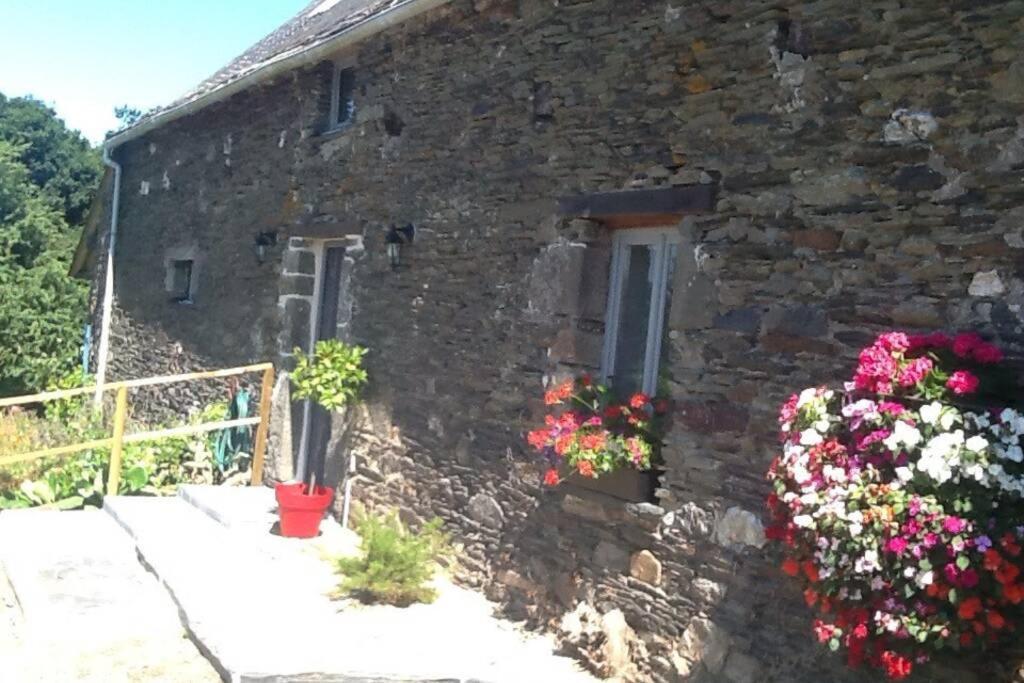 Вилла Les Ecuries Is A Modern Renovated Barn Laniscat Экстерьер фото